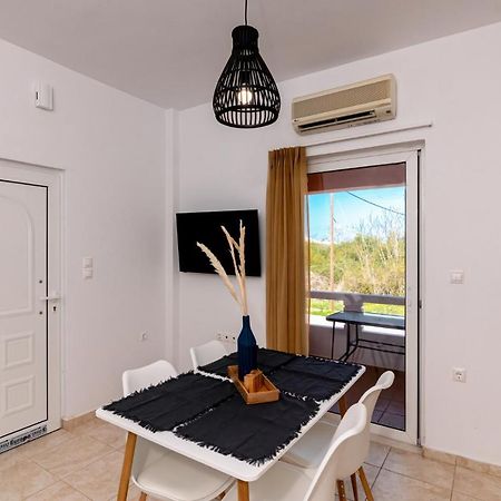 Bona'S Guest House Agia  Exterior photo