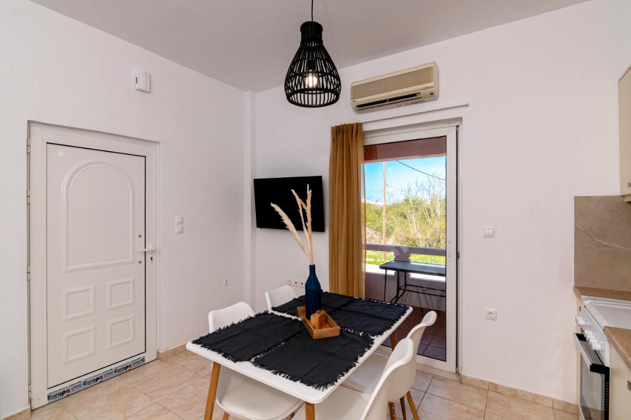 Bona'S Guest House Agia  Exterior photo