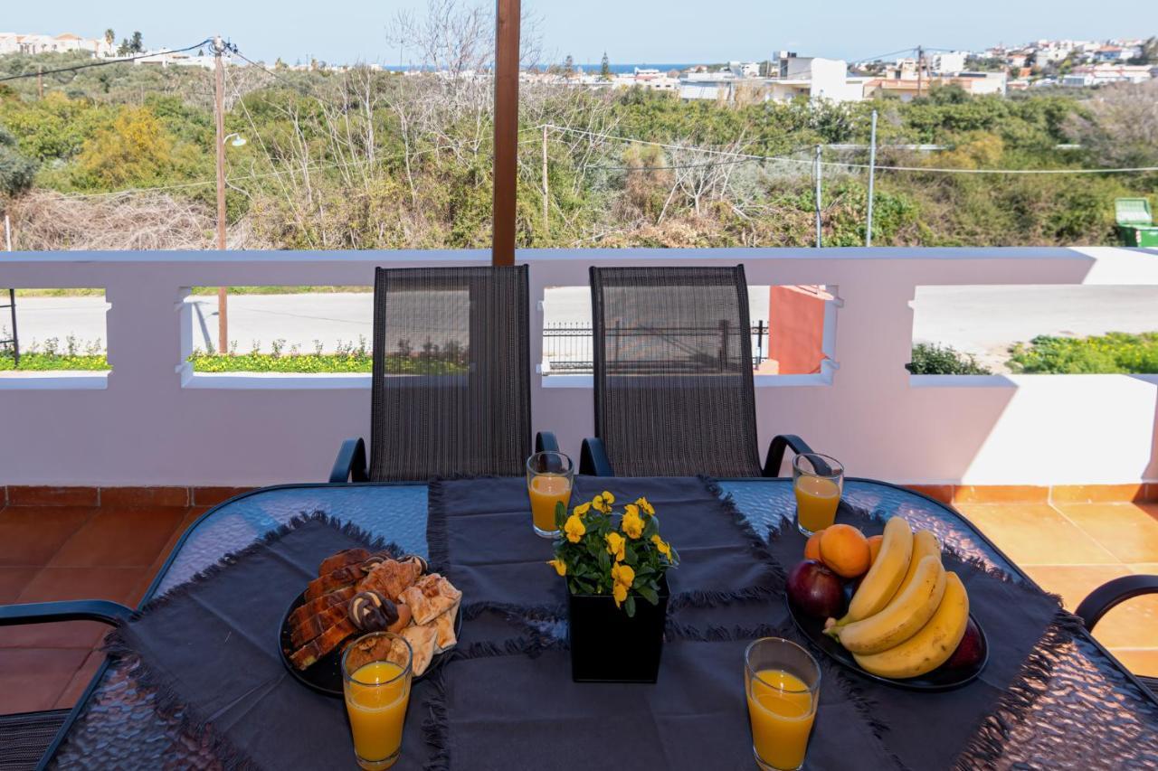 Bona'S Guest House Agia  Exterior photo