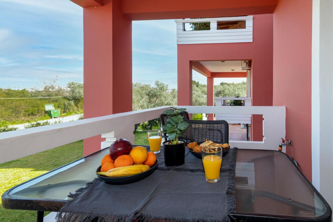 Bona'S Guest House Agia  Exterior photo
