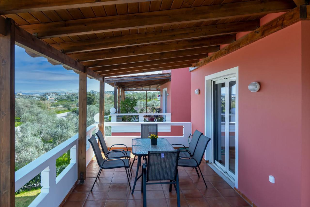 Bona'S Guest House Agia  Exterior photo