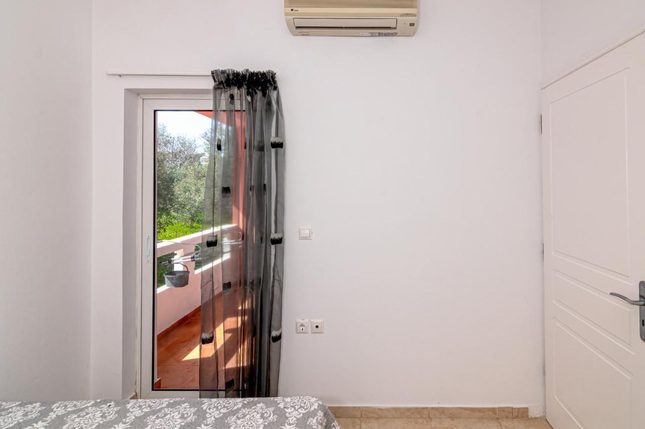 Bona'S Guest House Agia  Exterior photo